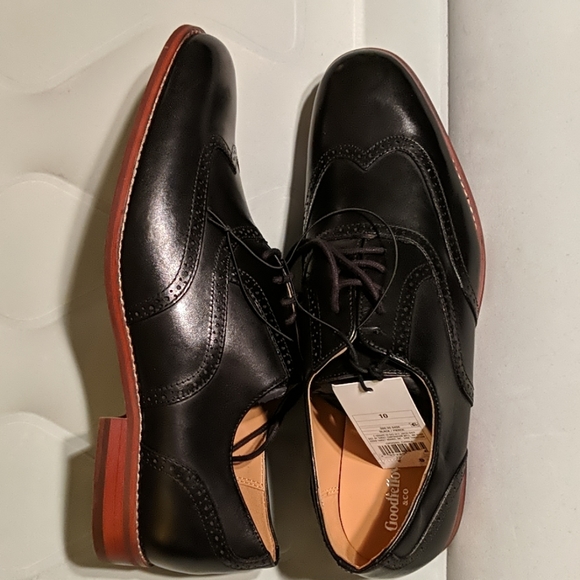 Shoes - Picture 1 of 2